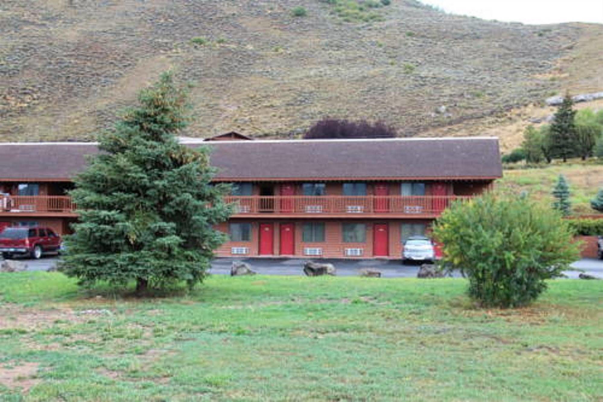 Flat Creek Inn Jackson Exterior photo